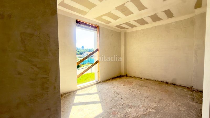 Foto 8fd9caa2-d108-49fc-9016-3ff948b6e454. Casa aparellada amb calefacció piscina a Merca (A)