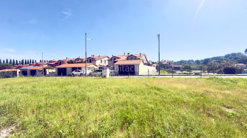 Foto b53d1fc1-16e3-4397-b354-ce3a613b1f8f. Casa aparellada amb calefacció piscina a Merca (A)