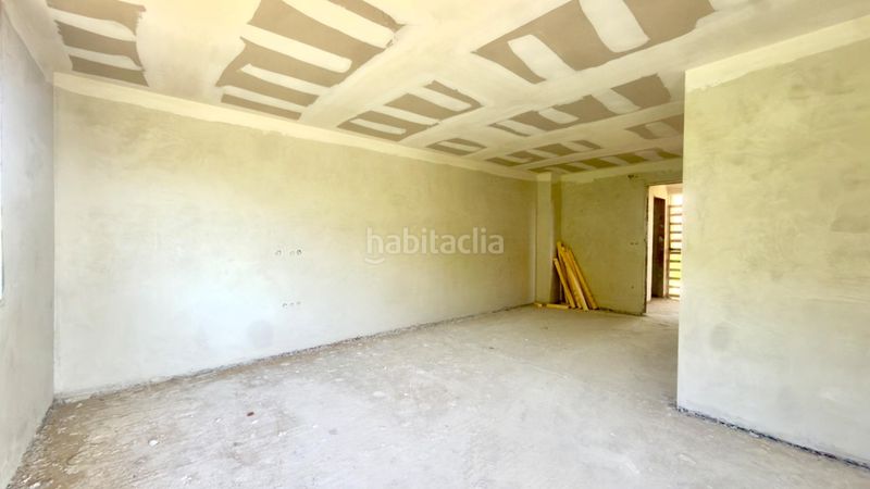Foto c8485ce5-a1cb-4fed-8f4d-d71275bfa7f3. Casa aparellada amb calefacció piscina a Merca (A)