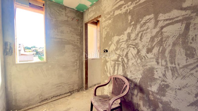 Foto c9463346-926c-44c5-96cb-90a1eff68a98. Casa aparellada amb calefacció piscina a Merca (A)