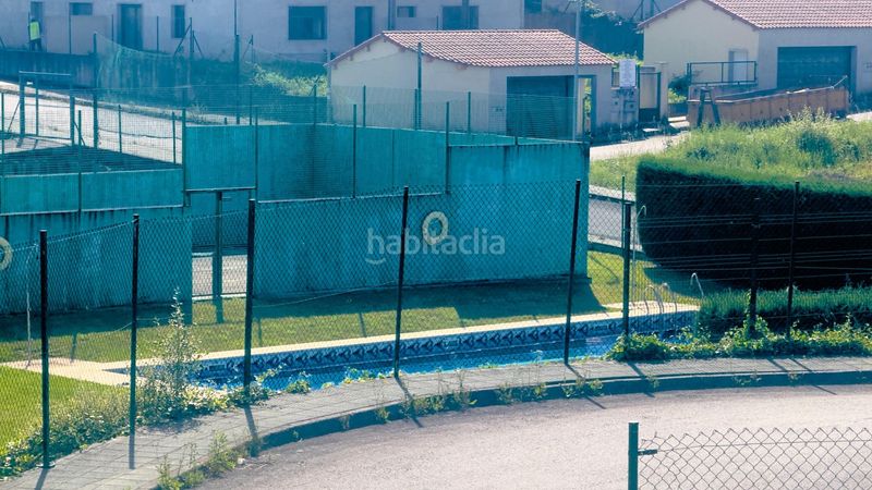 Foto ddae233b-663a-4649-86e3-687d947a5cbf. Casa aparellada amb calefacció piscina a Merca (A)