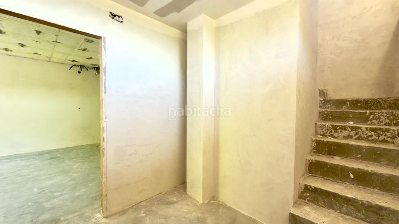 Foto e09ae38a-85ce-4716-b3b5-c7986c646431. Casa aparellada amb calefacció piscina a Merca (A)