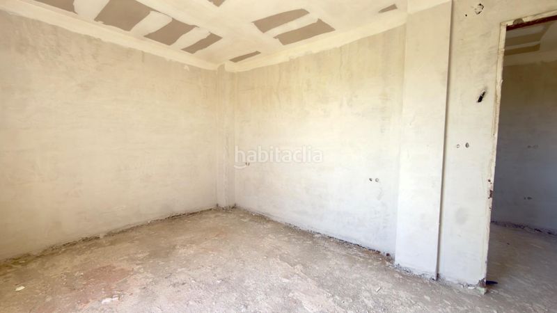 Foto faedccd2-d328-49da-b55f-448a0263fb78. Casa aparellada amb calefacció piscina a Merca (A)