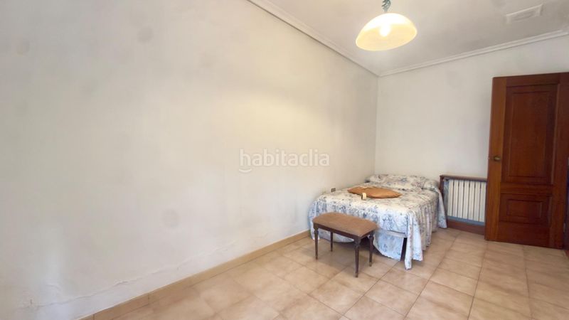 Foto ba32ee4d-e475-4249-9e81-e423d2d0fa0e. Pis amb calefacció aparcament a Ribadavia