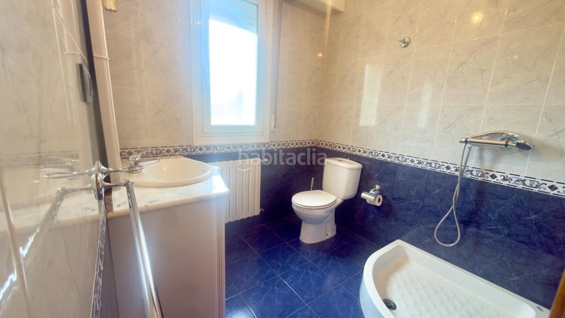 Foto 5d1b2ac4-93c8-4ded-8b87-216a6a50dc75. Casa amb calefacció aparcament a Peroxa (A)