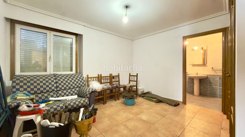 Foto e6dfde9c-b2dd-49f0-b81e-6082cf189fa1. Casa amb calefacció aparcament a Peroxa (A)