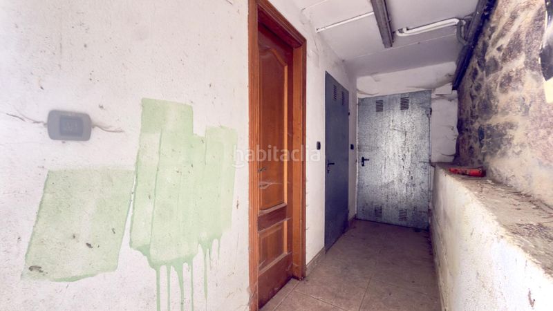 Foto f1223fdf-dc59-4949-93e9-3328c977adf3. Casa amb calefacció aparcament a Peroxa (A)