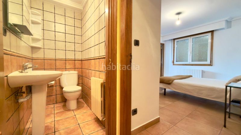 Foto fa079796-7181-4c1f-b0a0-51682f01286b. Casa amb calefacció aparcament a Peroxa (A)