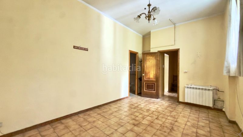 Foto 41c6edc5-02ea-4b92-a6fe-86515bbf4a74. Edifici a Carballiño (O)