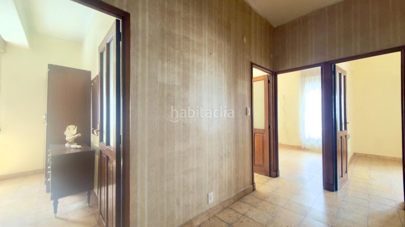 Foto a8487a47-0381-4da1-b9ff-63da54cf4cd4. Edifici a Carballiño (O)