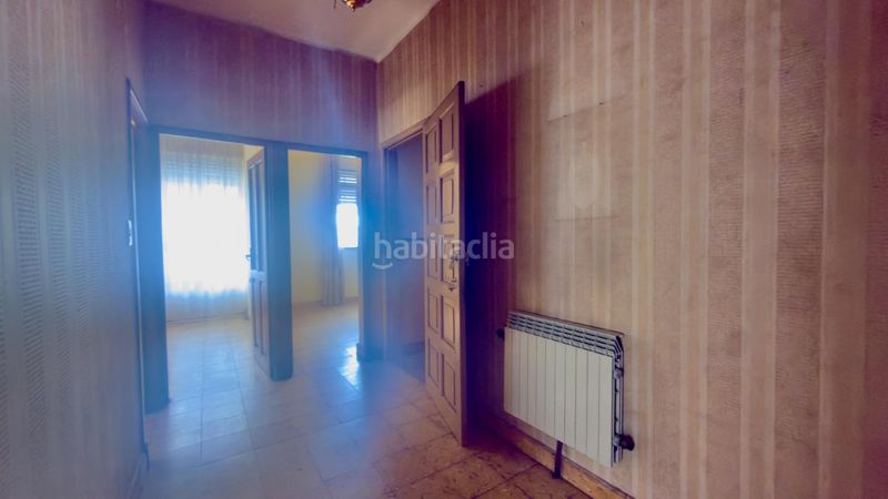 Foto d4ff79b8-d954-44ac-ab78-36cff0ea30a2. Edifici a Carballiño (O)