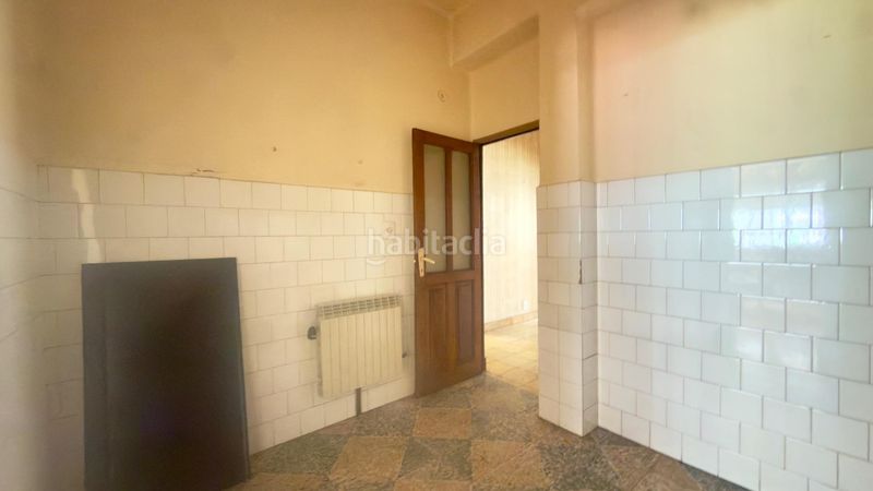 Foto e9c2fd01-a3f8-470f-9c53-49b0d7f99637. Edifici a Carballiño (O)