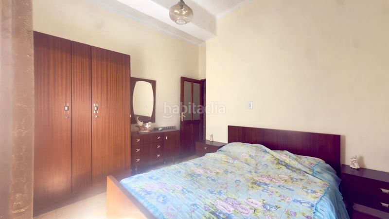 Foto f0ef571c-f315-4a4c-ad43-37217ba5d09e. Edifici a Carballiño (O)