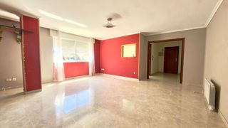 Flat  Calle rio arnoia. Piso en venta  centro de la villa de xinzo con 4 habitaciones y