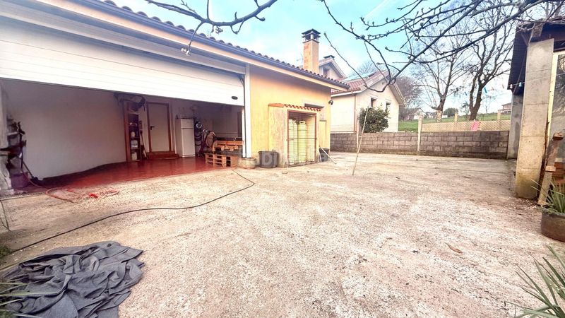 Foto 3d247a5c-6e70-4141-ba7e-654f928cd885. Casa amb calefacció aparcament a Lalín