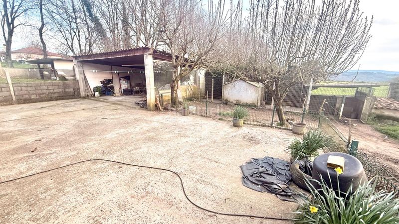 Foto dafff921-b9cb-439b-a7dd-cc01bf752dde. Casa amb calefacció aparcament a Lalín