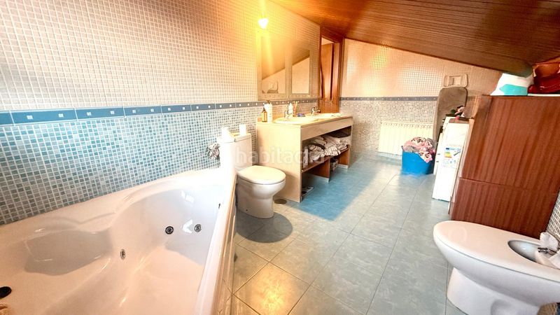 Foto f356efe2-a732-4c1e-8820-1cee2ac35715. Casa amb calefacció aparcament a Lalín