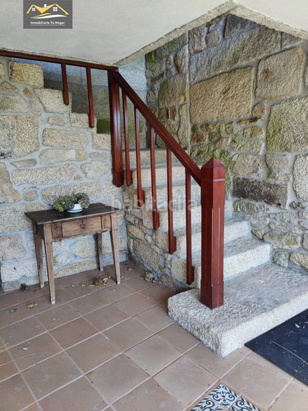 Foto b9f4568e-e069-4315-915d-1a5f8983d4e5. Casa amb calefacció aparcament a Coles