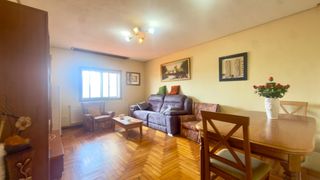 Etagenwohnung  Calle miguel angel blanco. Se vende piso en celanova ourense. 204m2 3 dormitorios dos baños