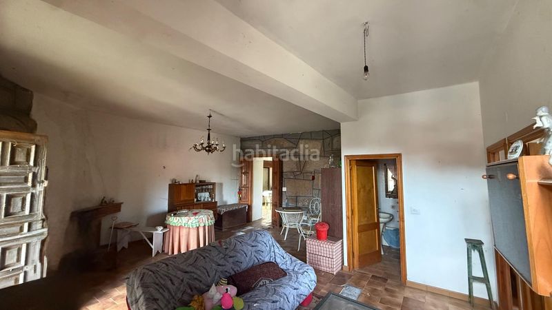 Foto ac64149d-c579-4b56-bc3a-30434c5393ce. Casa amb aparcament a Toén