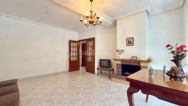 Foto ec39901c-3c3a-4494-bd58-29f9ef0e5535. Casa amb calefacció aparcament a Barbadás
