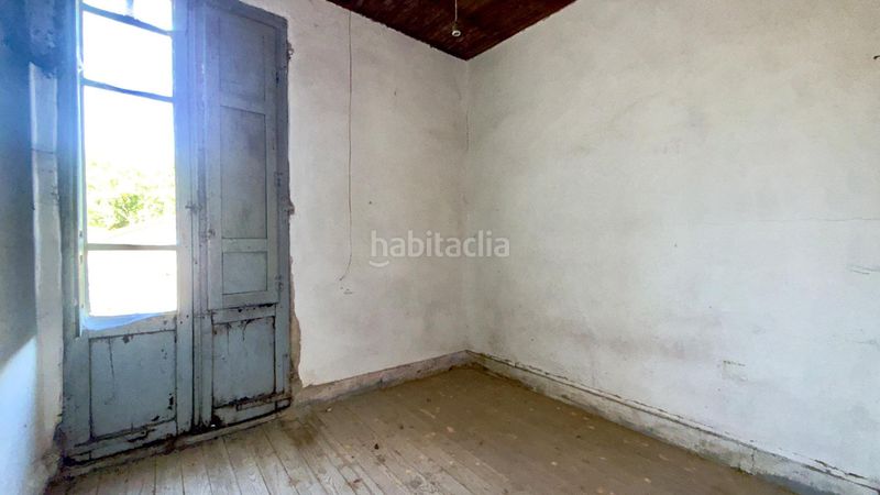 Foto 5aead952-ebf0-49eb-b483-530a407f23fd. Casa  de piedra registrada para rehabilitación integral en a merca cerca de las piscinas municipales en Merca (A)