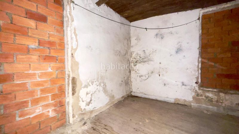 Foto 99972949-1d79-4be7-8889-ad98765323ff. Casa  de piedra registrada para rehabilitación integral en a merca cerca de las piscinas municipales en Merca (A)
