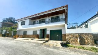 Haus in Avión. Magnífica casa independiente con jardín y garaje  oportunidad en