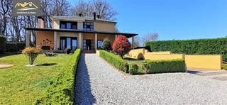 Casa a Centro. Se vende moderno chalet de lujo con parcela de 3.000 m2 en trive