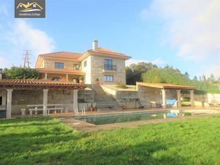 Casa a San Cibrao das Viñas. Se vende amplia a casa con piscina a 5 min de ourense. ref. 4295