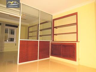 Rent Office space in Centro. Se alquila oficina doble 45 m 2 en el centro, al lado del parque