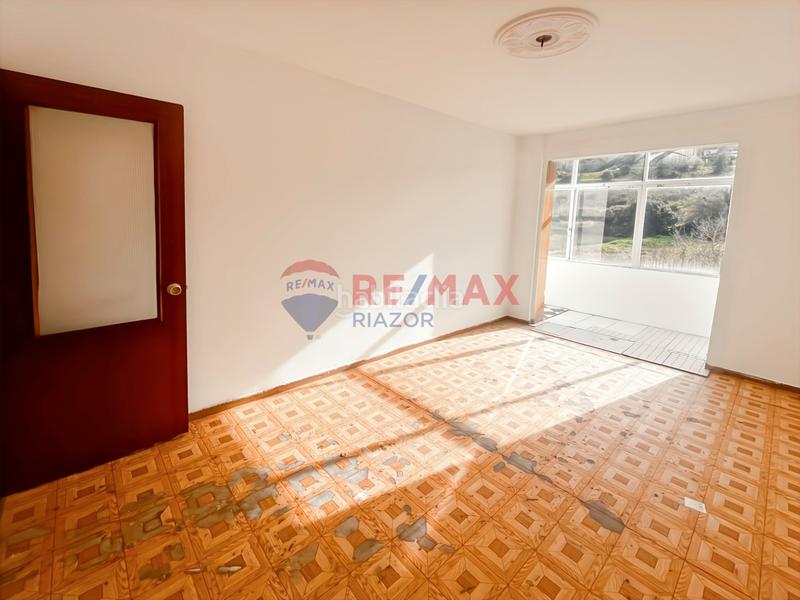 Foto 04740078-4537-4e26-b76b-a5ed1b7c4495. Piso en avenida arcadio pardiñas 136 ¡gran oportunidad para reformar a tu gusto! en Burela