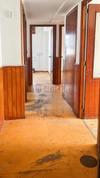 Foto 5fba8cc0-5b24-4f88-8e49-605bf54945ec. Piso en avenida arcadio pardiñas 136 ¡gran oportunidad para reformar a tu gusto! en Burela