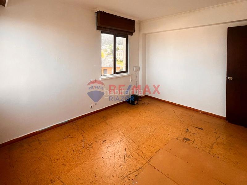Foto cf3efba6-6309-4a8f-b437-e3f138e23daf. Piso en avenida arcadio pardiñas 136 ¡gran oportunidad para reformar a tu gusto! en Burela