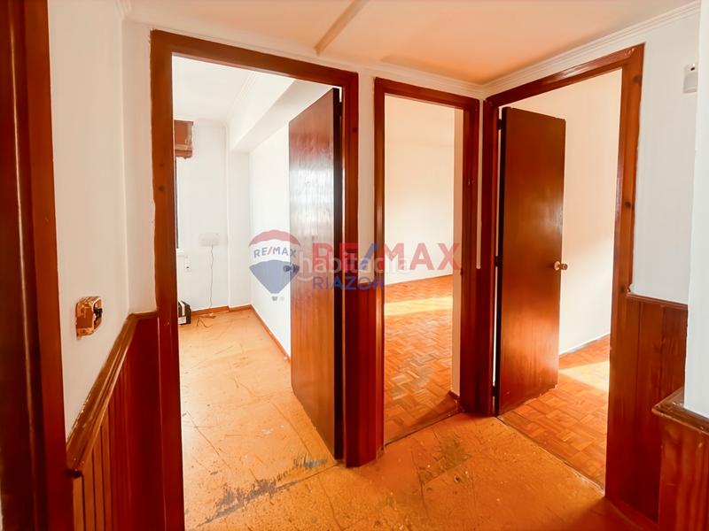 Foto f569ef34-cf75-428d-b27e-edfb97482a21. Piso en avenida arcadio pardiñas 136 ¡gran oportunidad para reformar a tu gusto! en Burela