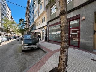 Alquiler Local Comercial en Rúa alcalde lens 21. Excelente local en una animada zona comercial