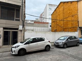Terrain résidentiel  Rua arenal. Dos solares urbanos en el corazón de a coruña, en monte alto