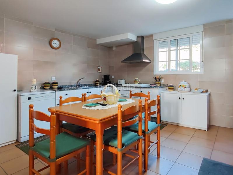 Foto f40a8b78-7298-412b-b1bb-553dc23f0665. Maison avec chauffage parking dans Cambre