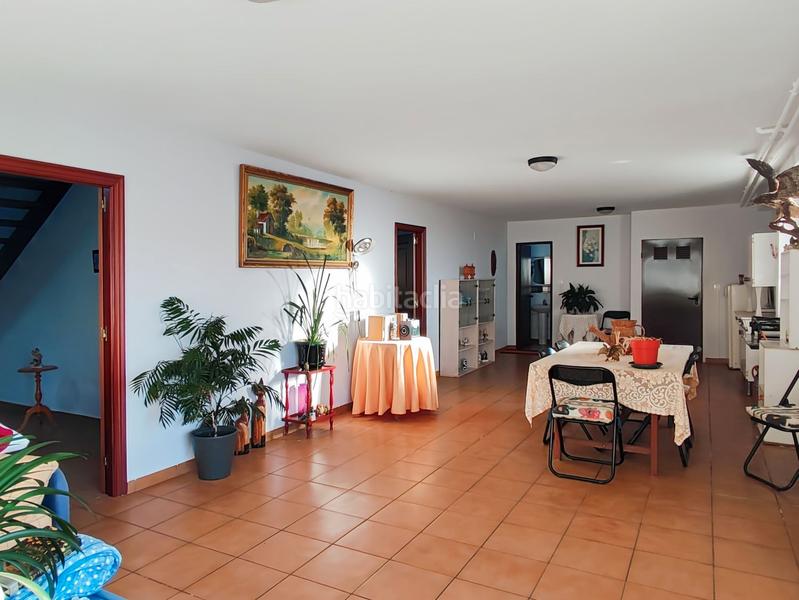 Foto f86390c5-e94c-4bb3-81fc-c1802b2edf8d. Maison avec chauffage parking dans Cambre