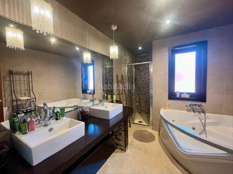 Foto b15ac28a-1020-43c9-968b-62a59d8be1d0. Chalet in rúa cruz de arriba 12 in A Malata - Catabois - Ciudad Jardín Ferrol