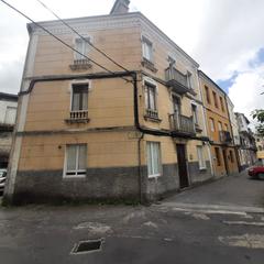 Maison jumelée à Rúa suasbarras 11. Casa para rehabilitar en el corazón de covas, a un paso de la pl