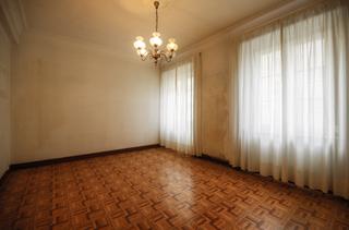 Pis  Praza de espaa. Piso de cuatro dormitorios en la plaza de espaa