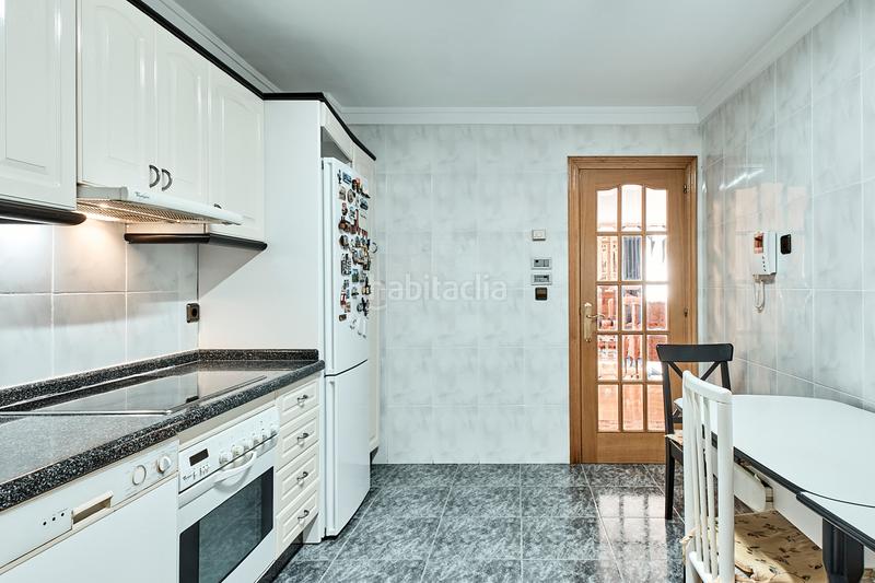 Foto 6bce9a0a-b079-4942-a770-23e9614827e9. Duplex in paseo ronda 30 in Riazor - Visma Coruña (A)