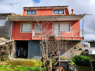 Haus  Rúa tarrío. Casa con jardín en tarrio culleredo