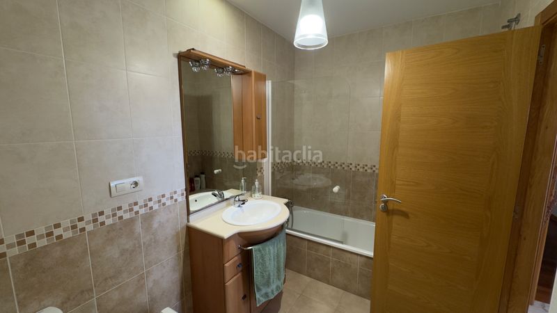 Foto f95522a3-b416-4080-a216-e3dc2d300fec. Àtic amb aparcament a Ares