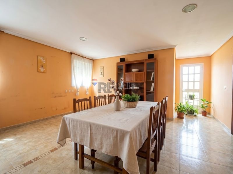 Foto 0df67c0e-64b9-40be-87ba-842737d8b22a. Casa amb calefacció aparcament a Lalín