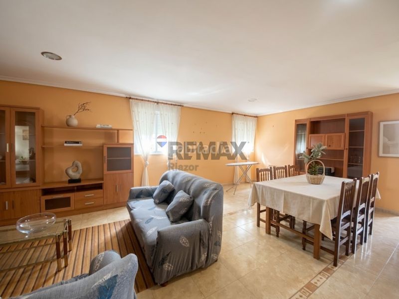 Foto 459035d8-2dfc-4e5a-a958-9d50b0fd1674. Casa amb calefacció aparcament a Lalín