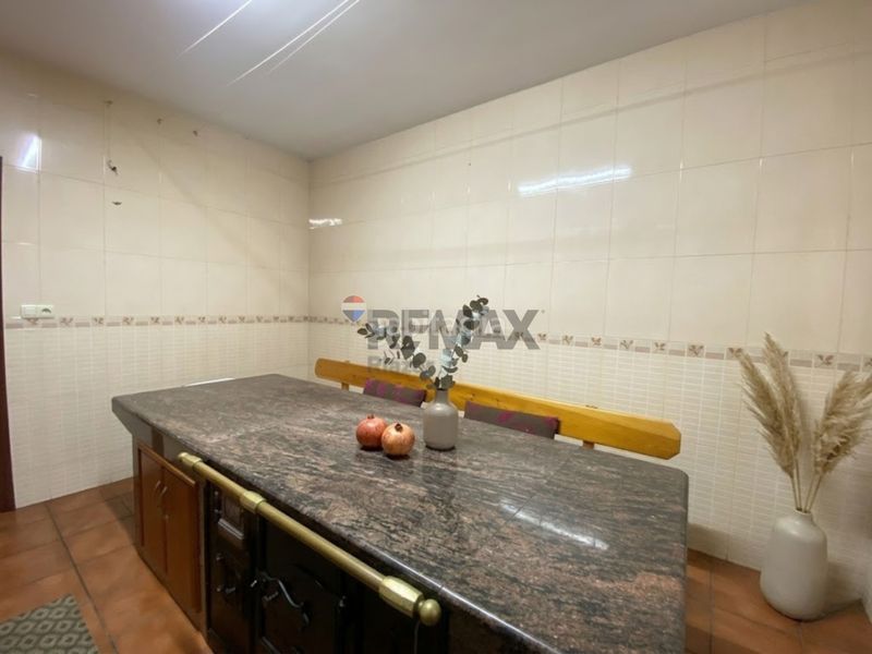 Foto 75e625e7-6469-40b3-ac8e-df9b3e0a5a05. Casa amb calefacció aparcament a Lalín