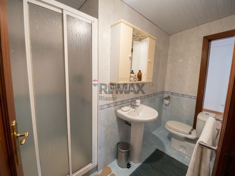 Foto ba0d0bd8-d304-4165-9909-15d9f7f29402. Casa amb calefacció aparcament a Lalín