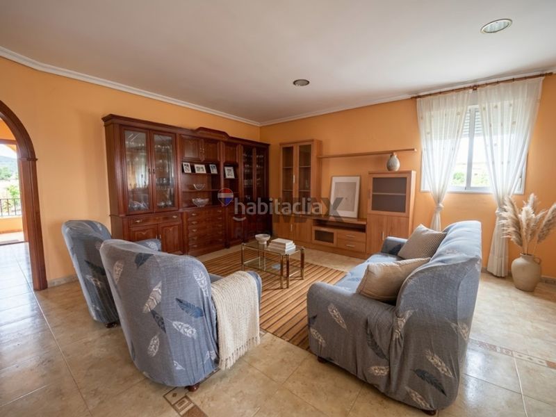 Foto fbf205d6-69f9-4195-900c-4a42fbf0e479. Casa amb calefacció aparcament a Lalín